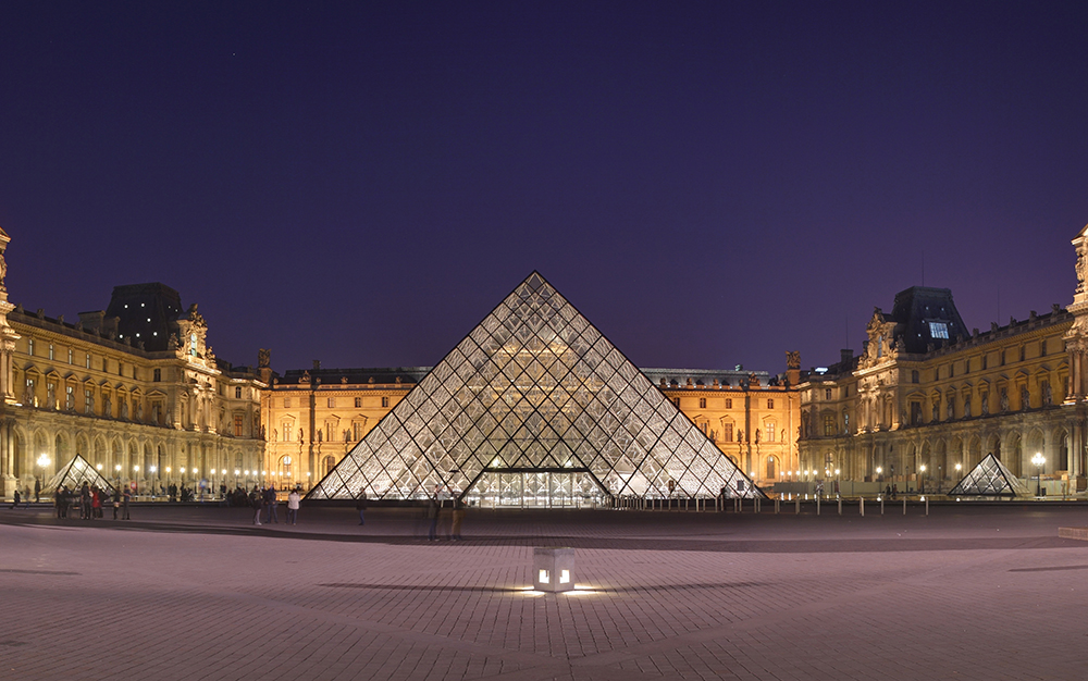 Louvre-Paris